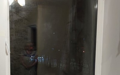Окна в квартире, кирпич.