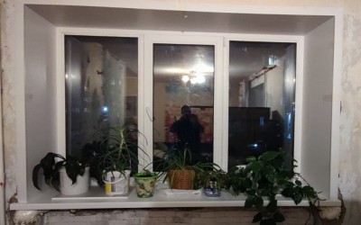 Окна в квартире, кирпич.